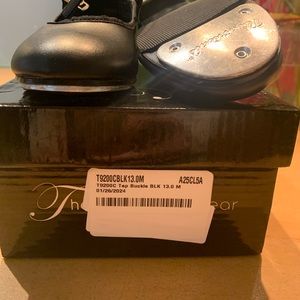 Youth black tap shoes. New